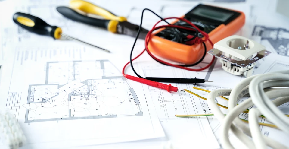 R&eacute;paration, planification du projet d'&eacute;lectricit&eacute; &agrave; la maison